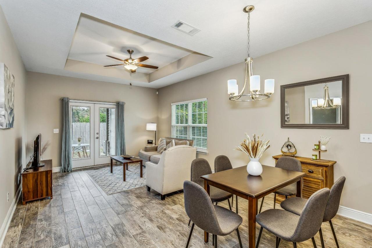 Lovely Town-Home In Pensacola Exterior photo